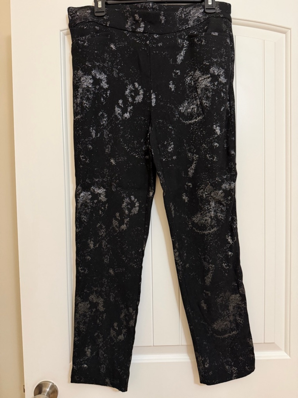 Chico's Black Stretch Straight Leg Pants w/Silver Metallic Accents Sz. 2R (12)